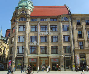 DH Feniks, Rynek 31-32