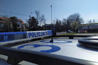 16-latek jechał hulajnogą bez kasku z plecakiem pełnym butelek alkoholu