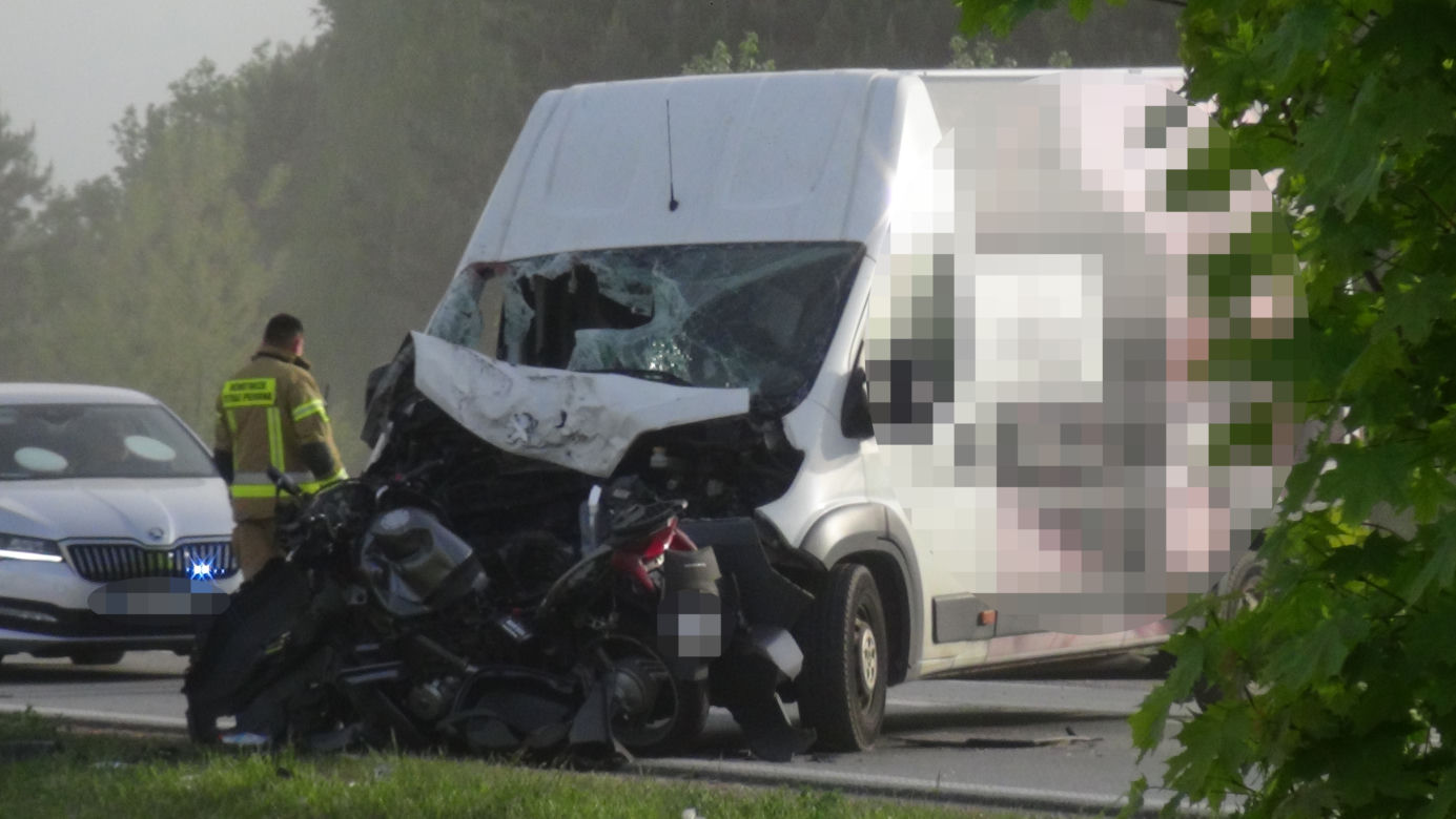 Nie żyje 30-letni motocyklista. Drogowa makabra na DK 50 pod Otwockiem