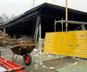 Rozbiórka pawilonu handlowego przy ul 26 Kwietnia
