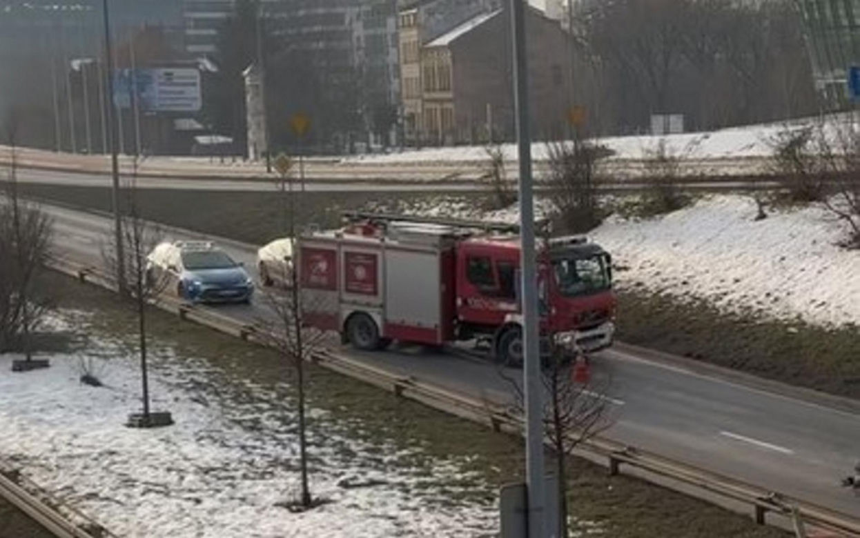 Kraków. Śmiertelny wypadek motocyklisty. 25-latek jechał bez kasku? [ZDJĘCIA].