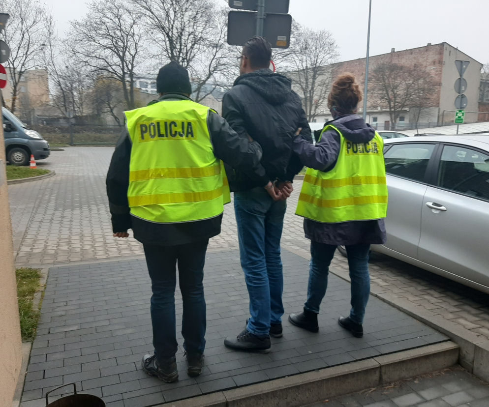 HORROR na Ciołkowskiego w Łodzi. Matka znalazła w mieszkaniu MARTWĄ CÓRKĘ. Udusił ją jej ukochany?