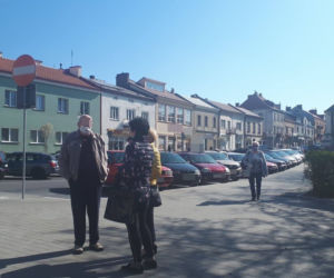 OTWORZYLI  LASY LUDZIE WYSZLI NA MIASTO