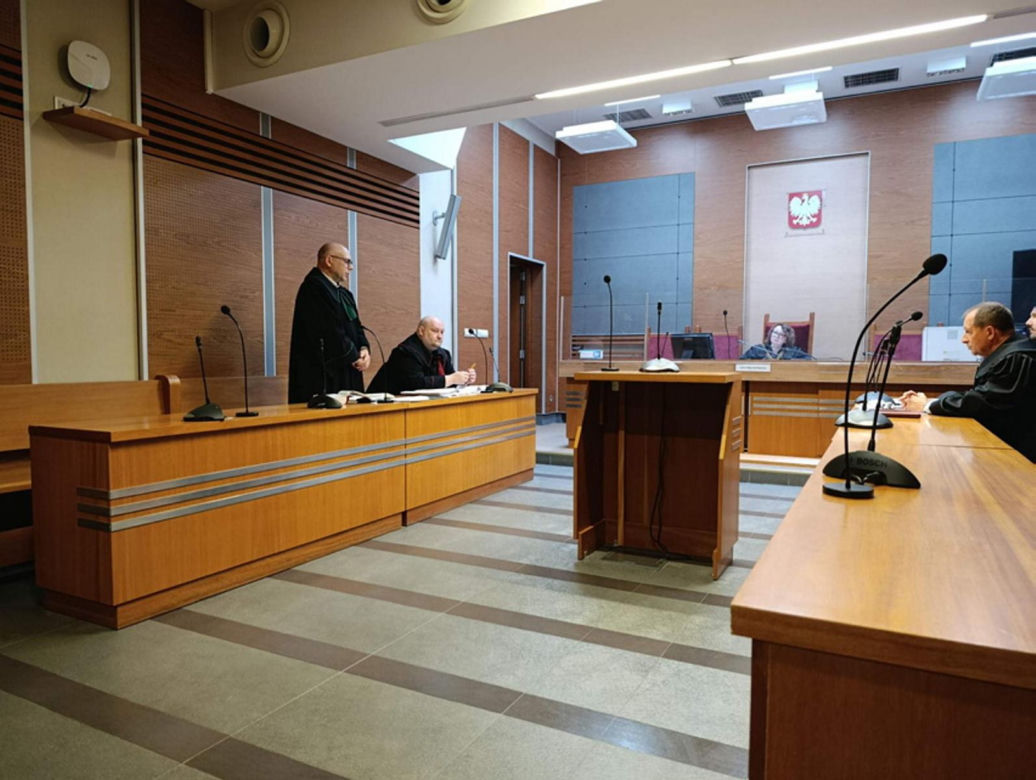 Rafał i Aleksander pobili Adama Niedzielskiego w centrum miasta. Były minister okazał im łaskę