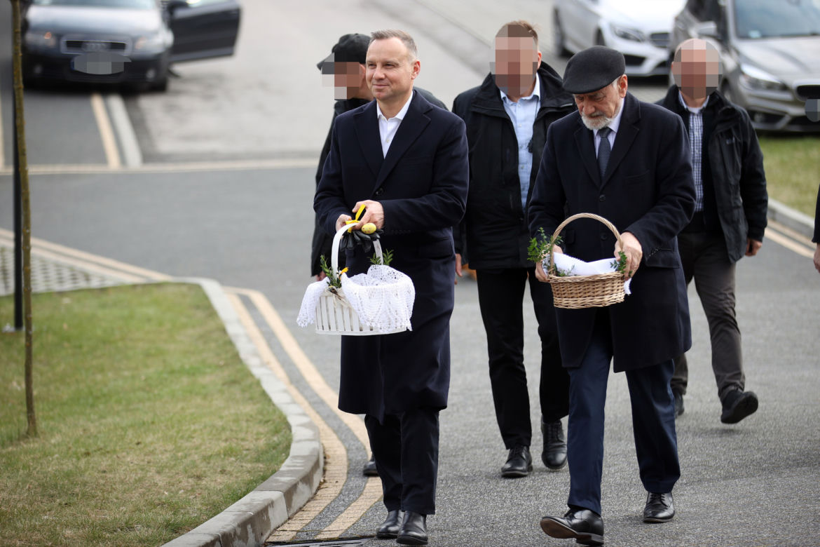 Andrzej Duda z ojcem przynieśli święconki