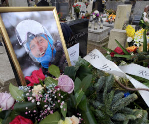 Ali Olszański był legendą, zginął tragicznie. Jego grób został ozdobiony w nietypowy sposób