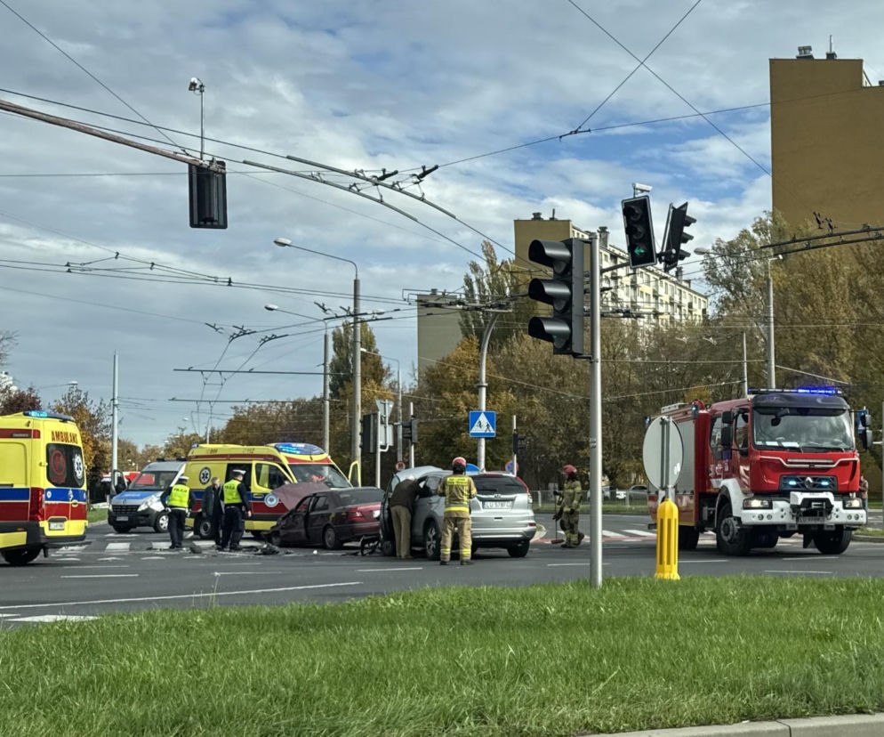 Zignorował czerwone światło i staranował hondę. Lublin stanął w gigantycznym korku