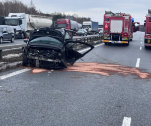 Wypadek na A4 w stronę Tarnowa. Lądował LPR, ogromne korki