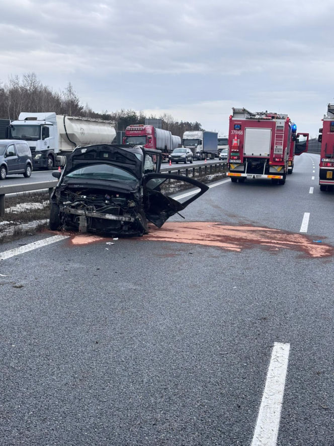 Wypadek na A4 w stronę Tarnowa. Lądował LPR, ogromne korki