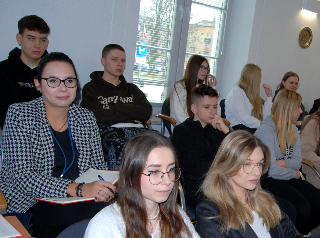 ZOBACZ ZDJĘCIA z debaty o bezpieczeństwie, w której uczestniczyła siedlecka młodzież: