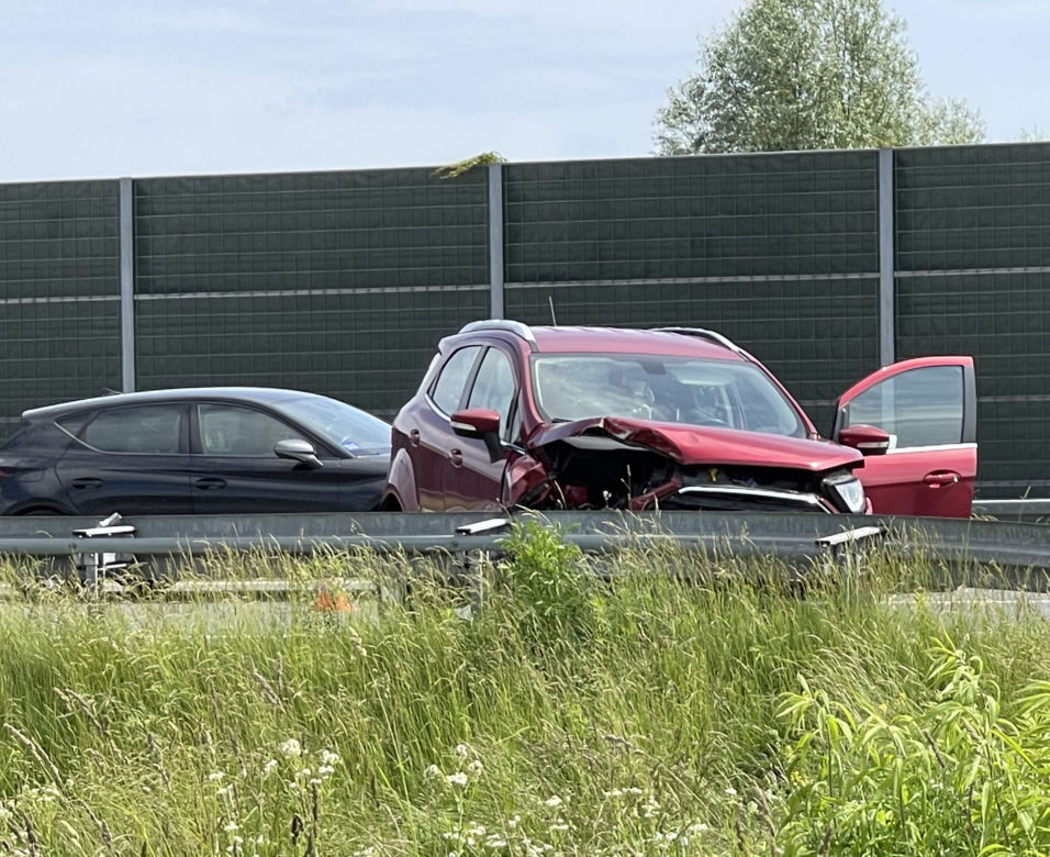 Wypadek na autostradzie A2 pod Warszawą. Pijana wsiadła za kółko. 7-letnie dziecko trafiło do szpitala