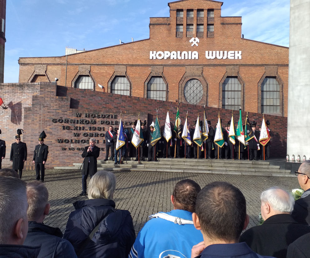Po 38 latach pamięć o tragedii w Kopalni Wujek ciągle żywa. Rzucaliśmy w nich kamieniami, oni mieli broń 