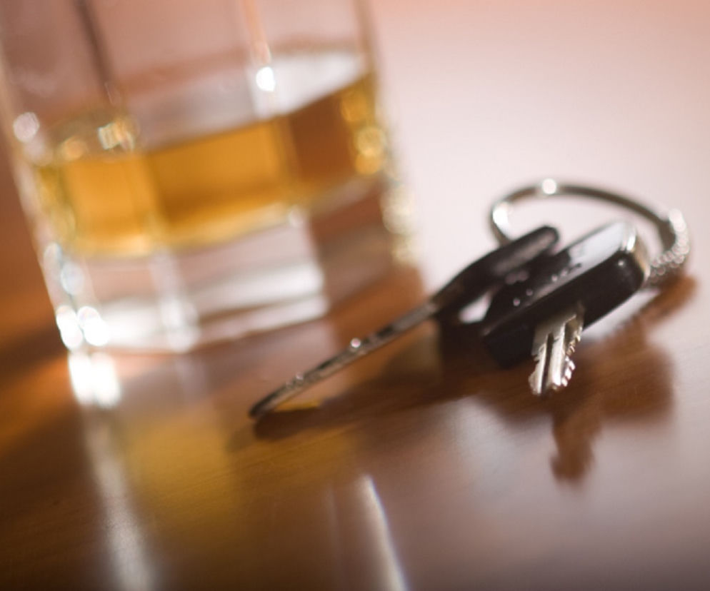 W Ekonomiku jest pięć par alkogogli