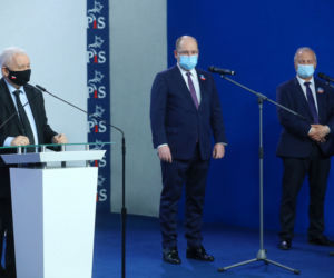 Prezes zbroi partię