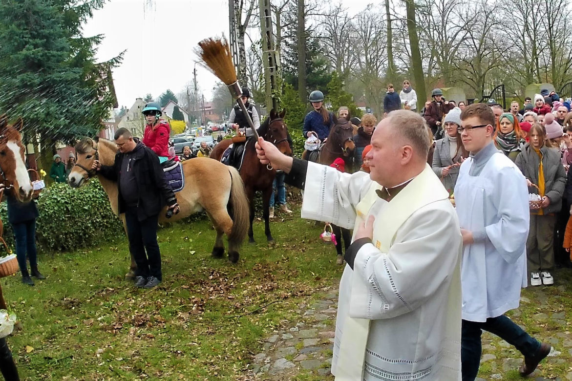 Konna święconka na szczecińskim Osowie