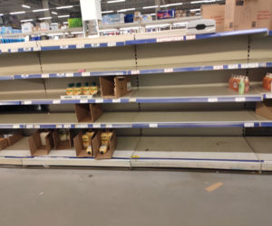 Mieszkańcy Podkarpacia ruszyli do SKLEPÓW!  Tłumy, pełne parkingi, PUSTE PÓŁKI!