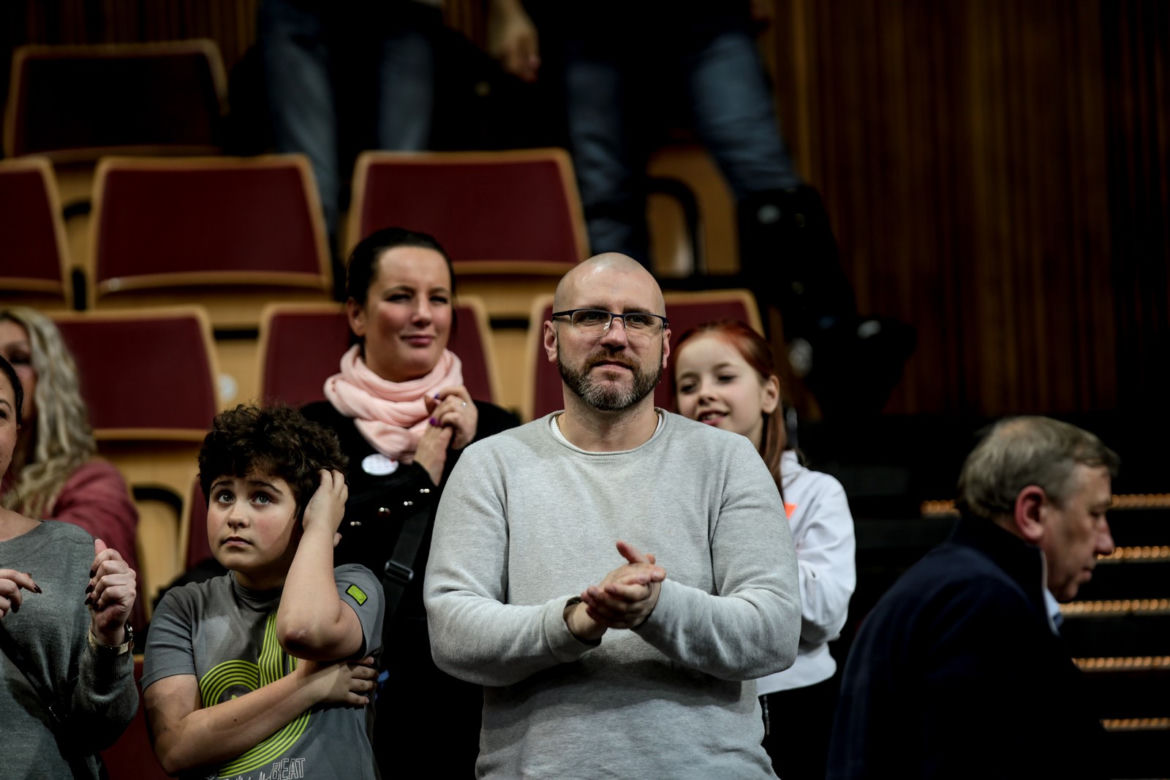 Legendarny Kosmiczny Mecz z Aniołami w Spodku: Gwiazdy zagrały dla Domu Aniołów Stróżów 