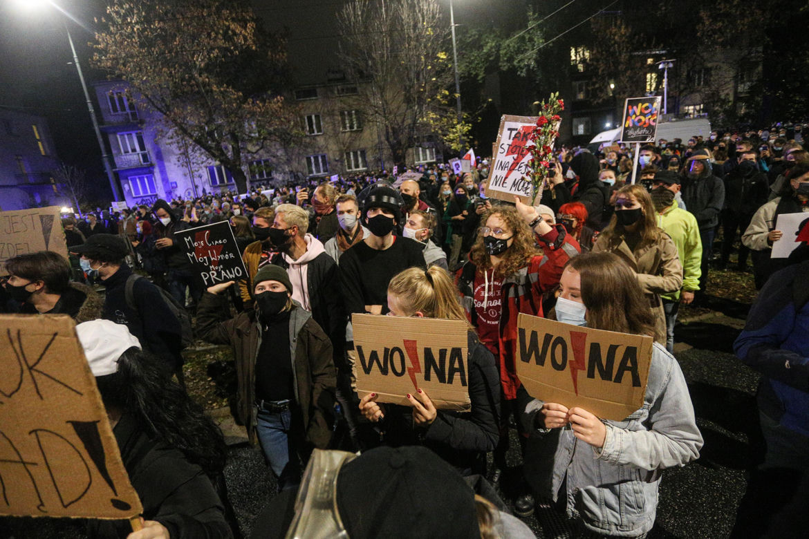 Nocne protesty pod domem Jarosława Kaczyńskiego