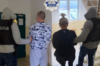 Piaseczno: Policja zatrzymała parę bandytów. Ona kradła, on groził i niszczył