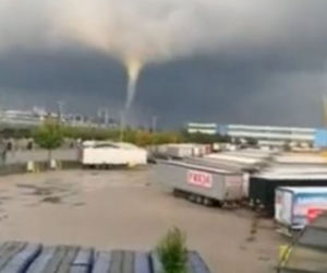 Tornado porywa ludzi i wrzuca do Bałtyku! Szok na wybrzeżu