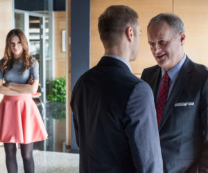 To nie koniec świata 2 sezon odcinek 15 (odc. 2). Monika (Klaudia Halejcio), Paweł (Krystian Wieczorek), szef Pawła (Aleksander Mikołajczak)