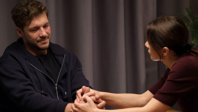 M jak miłość, odcinek 1923: Marcin weźmie Martynę w ramiona. Będzie walczył o kobietę, którą kocha! Niezręczny finał spotkania - ZWIASTUN