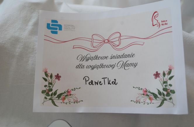 Królewska uczta na porodówce