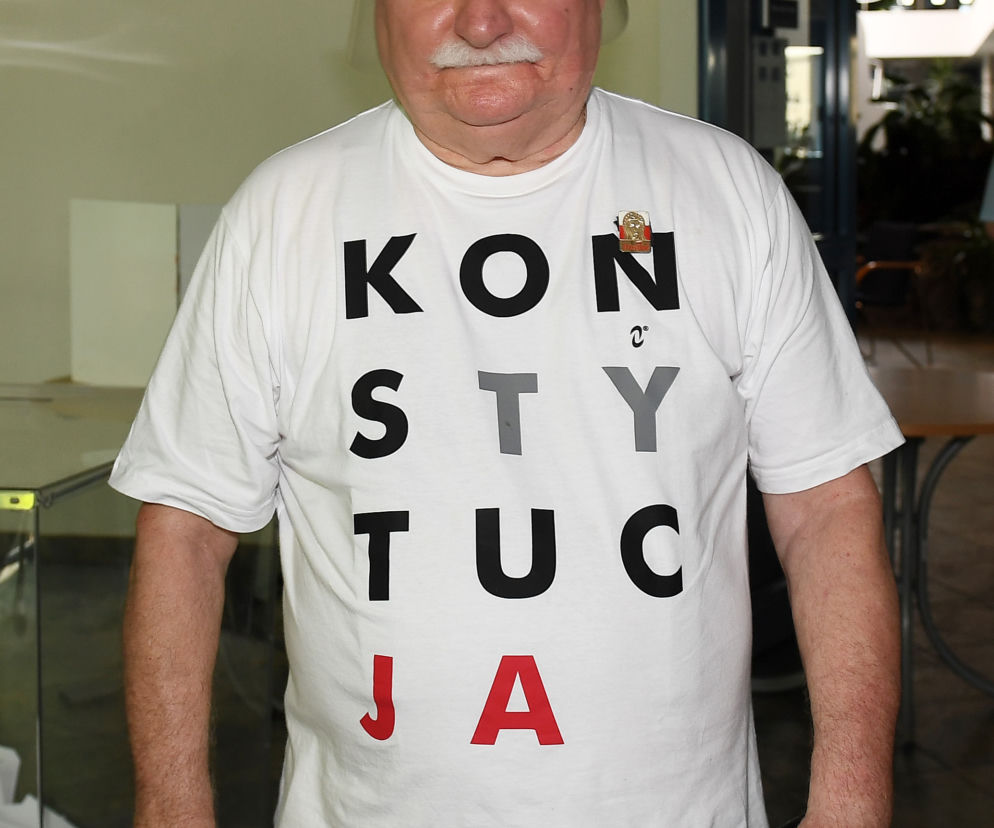 Wybory 2020 Lech Wałęsa zagłosował w koszulce Konstytucja 