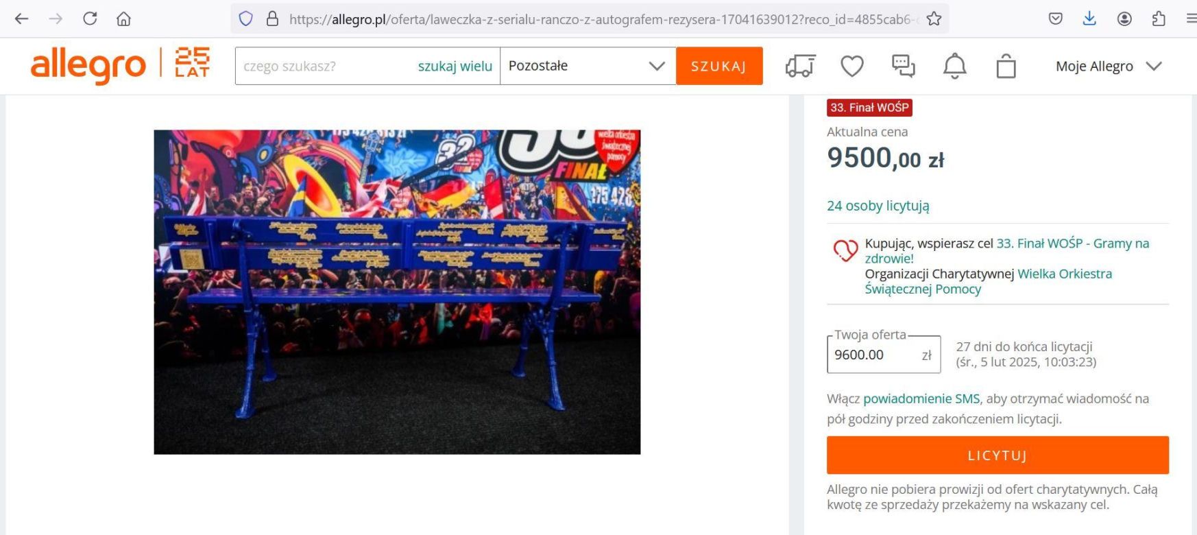 Kultowa ławeczka z "Rancza" wystawiona na sprzedaż. Pieniądze zostaną przeznaczone na szczytny cel