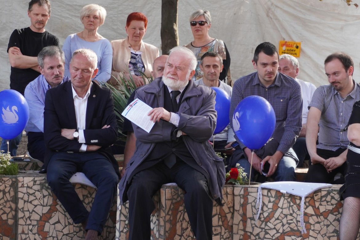 Henryk Łabędź spotkał się z mieszkańcami Tarnowa na skwerze Alicji i Jana Preiss