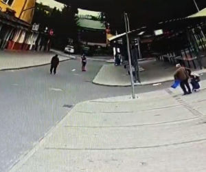 W kilkadziesiąt sekund zabił pana Franciszka. Wstrząsający film z targu w Rawie Mazowieckiej