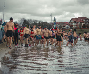 XIV Kąpiel dla odważnych. Morsy wykąpały się na Plaży Miejskiej w Ełku