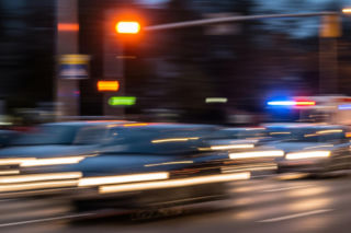 Kierowca ustępuje karetce. Sekundy później rozpętało się drogowe piekło?