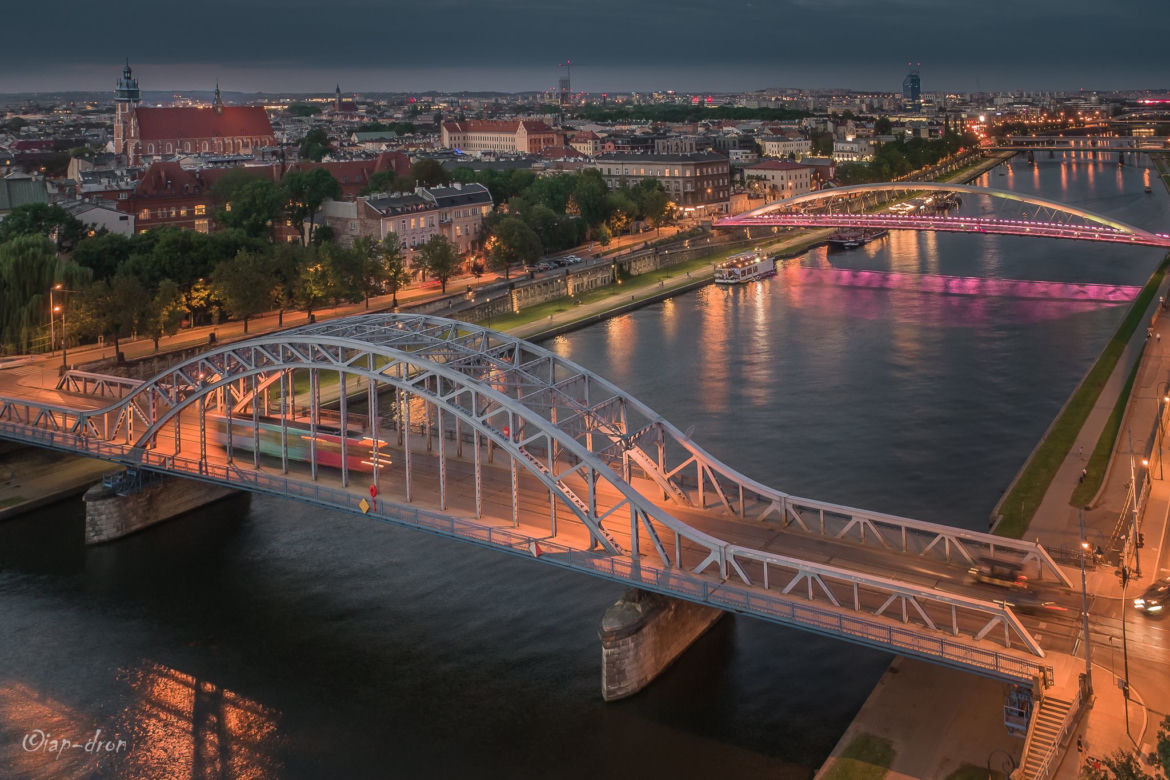 Kraków niczym Las Vegas. Takich zdjęć nocnego miasta jeszcze nie widziałeś