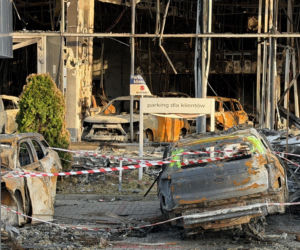 Cmentarzysko samochodów. Tak wygląda pogorzelisko po wielkim pożarze w Warszawie