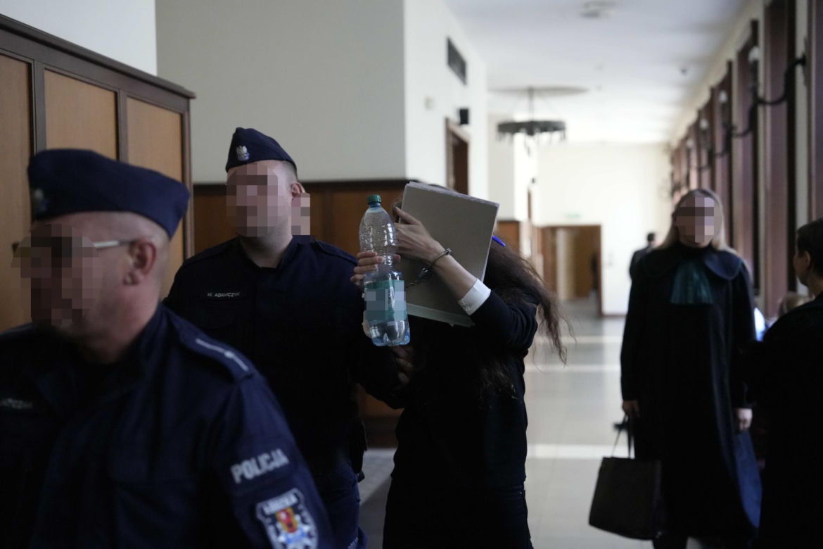 Magdalena D.-M. doprowadzona na salę. Sąd utajnił rozprawę