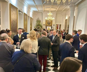 Kożuchowska, Karolak i Ogórek na salonach u księcia. Ciekawy dobór strojów