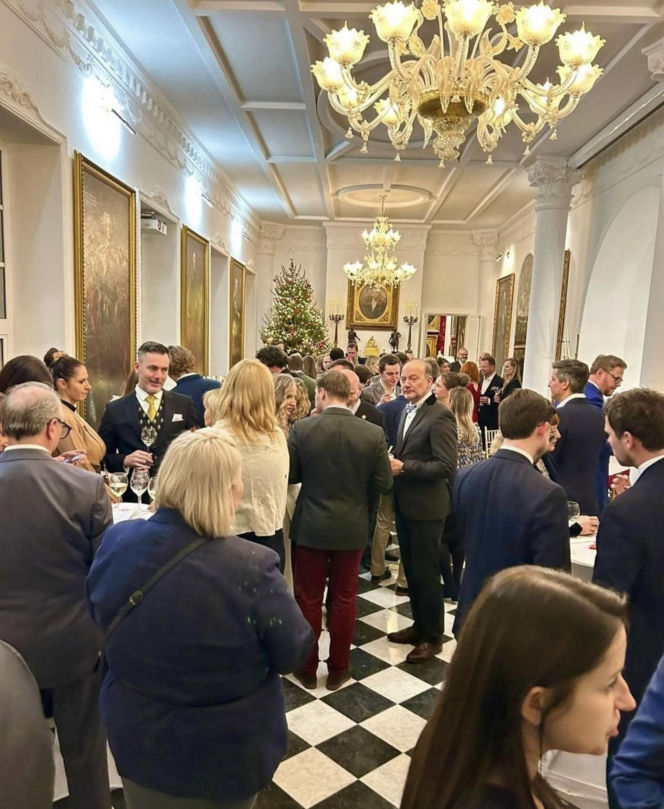 Kożuchowska, Karolak i Ogórek na salonach u księcia. Ciekawy dobór strojów