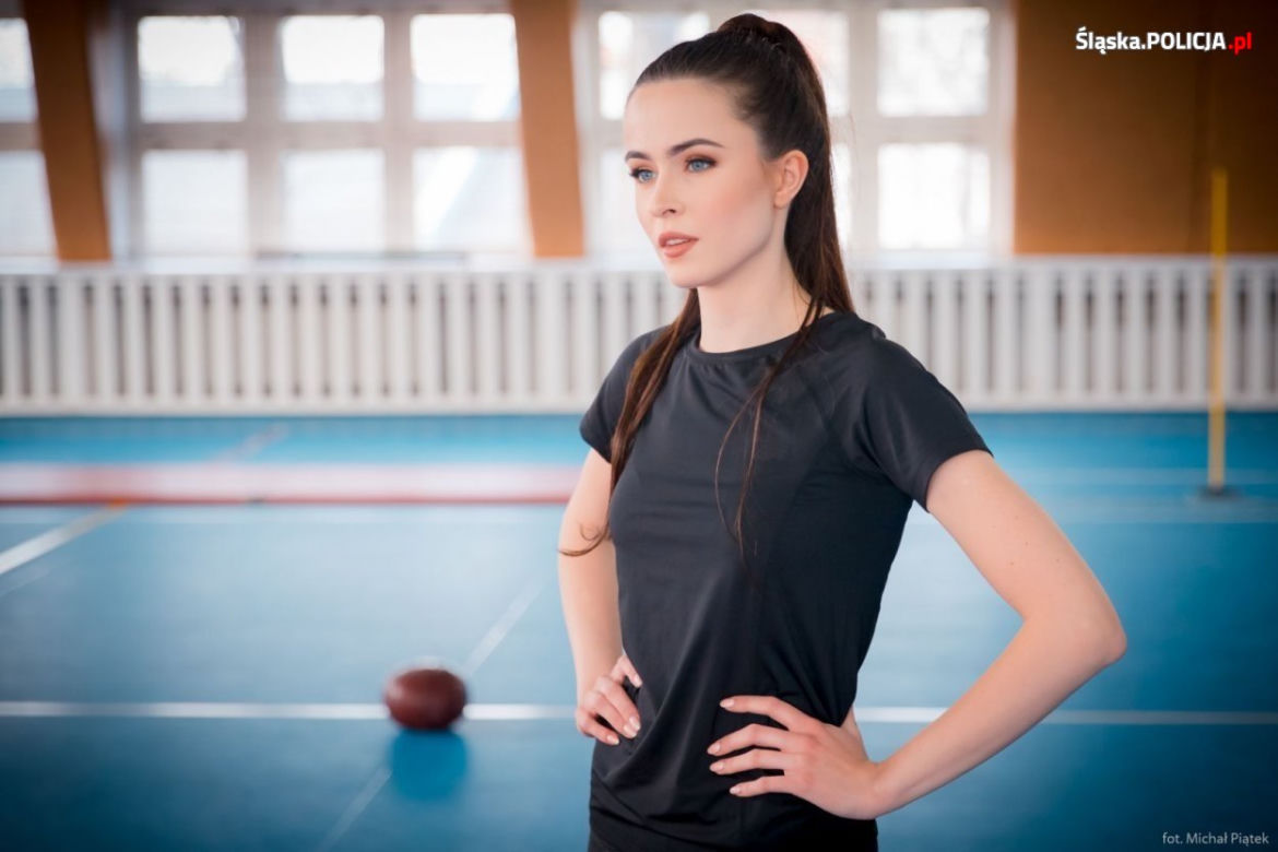 Miss Polski z Katowic wstąpiła na jeden dzień do policji. Anna Maria-Jaromin wzięła udział w teście sprawnościowym