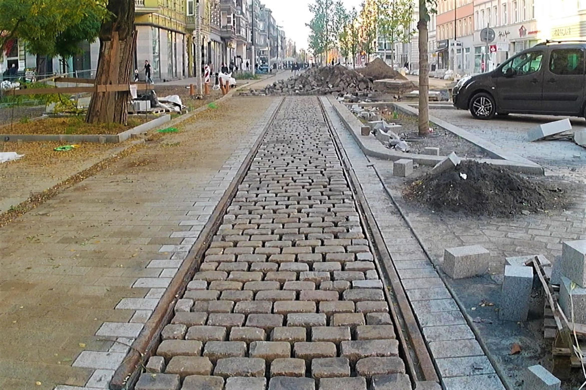 Tory tramwajowe wracają na aleję Wojska Polskiego. Będą przypominać o historii głównej ulicy szczecińskiego Śródmieścia