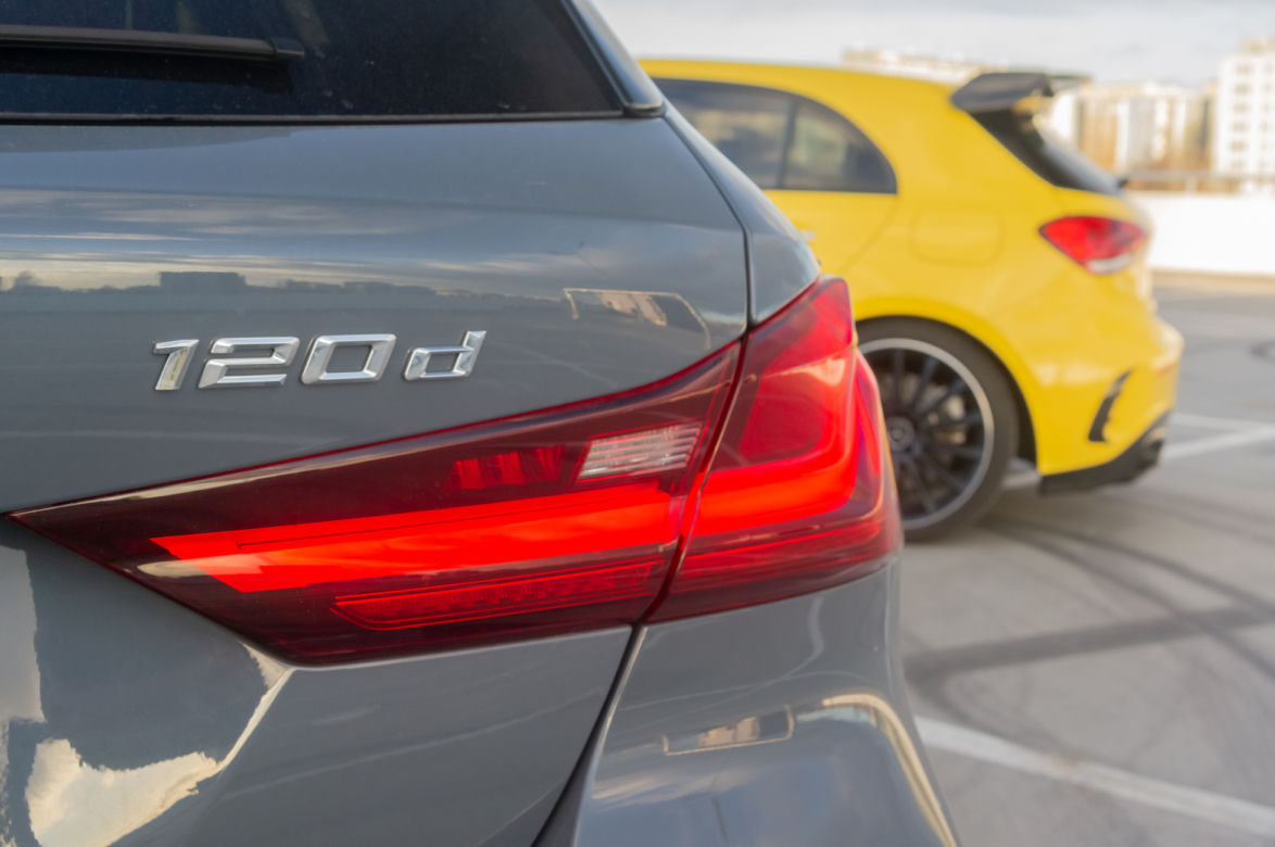 Mercedes-AMG A 35 4MATIC vs. BMW 120d xDrive