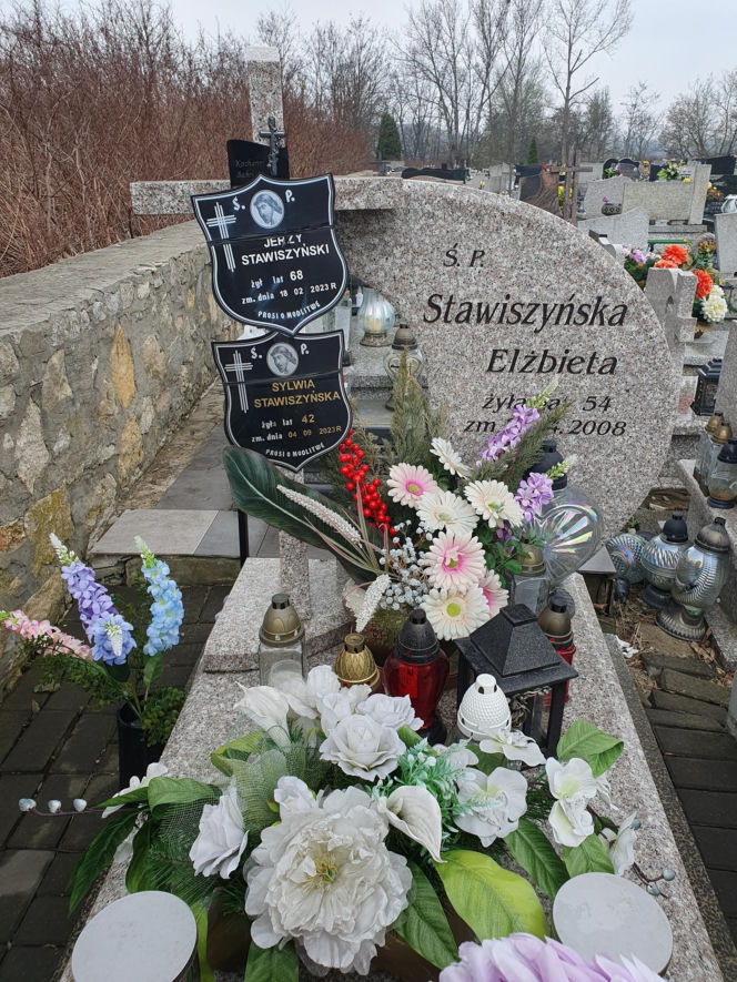 Runęli z balkonem, winnych nie ma