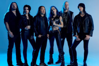 Alissa White-Gluz (eks-Arch Enemy) była zaskoczona reakcją fanów na informację o jej dołączeniu do DragonForce. Myśleliśmy, że wszyscy już wiedzą 