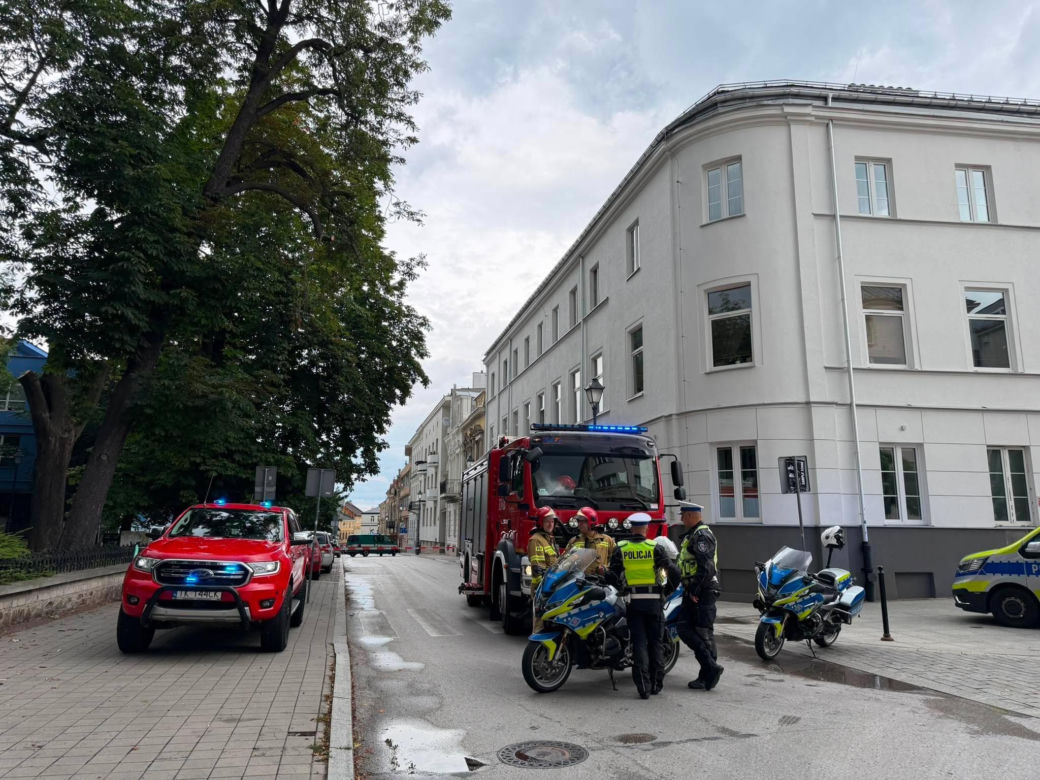 Pilna akcja służb w centrum Kielc. Zablokowana ulica Wesoła