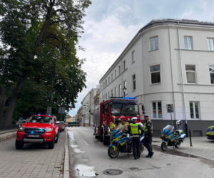 Pilna akcja służb w centrum Kielc. Zablokowana ulica Wesoła