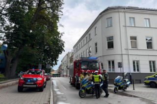 Pilna akcja służb w centrum Kielc. Zablokowana ulica Wesoła