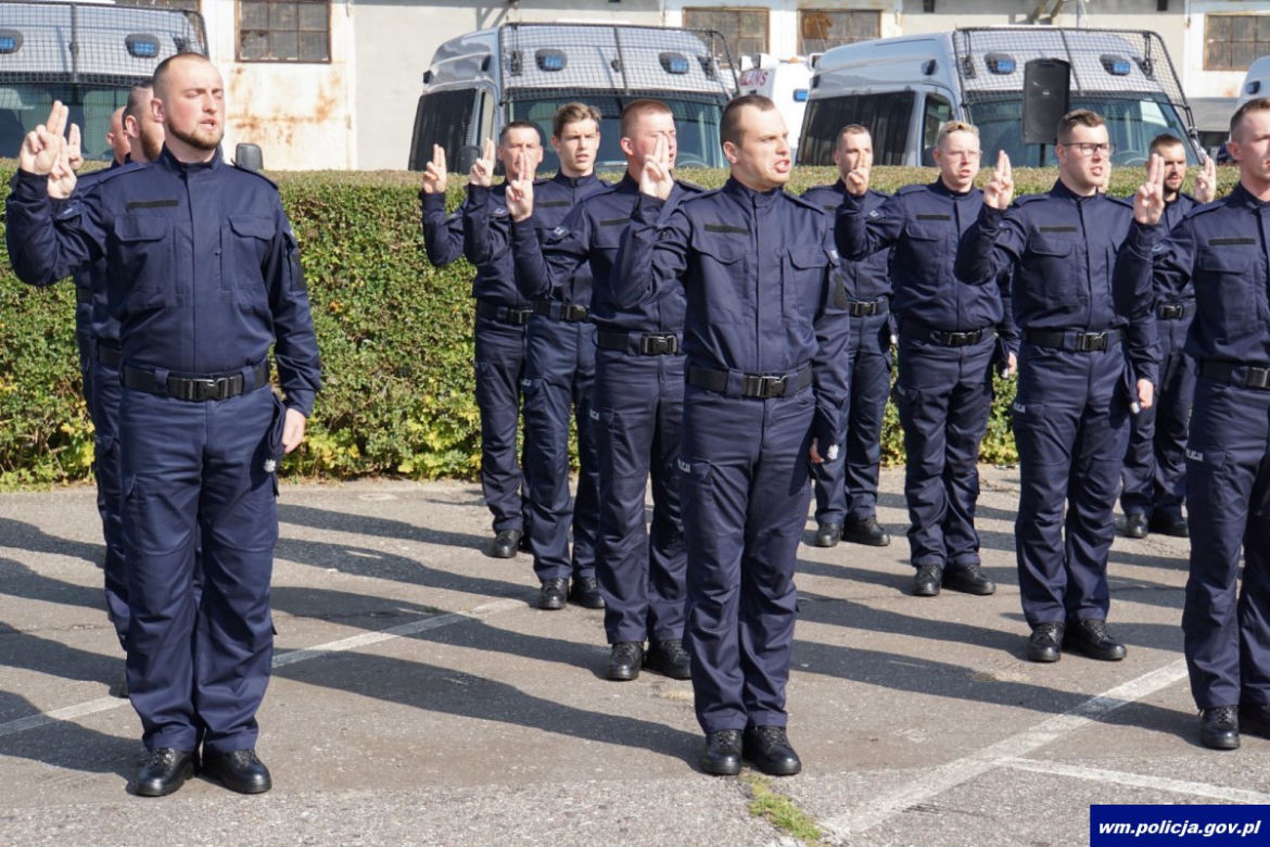 Ślubowanie nowych policjantów z Warmii i Mazur. Zobacz zdjęcia! 