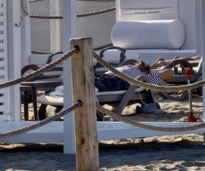 Mateusz Banasiuk na plaży w Sopocie. Tak wyglądał, gdy zrzucił koszulkę!