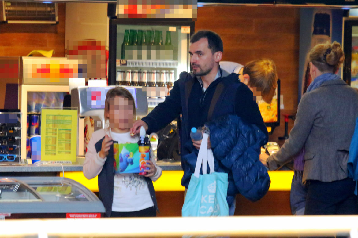 KACZYŃSKA WZIĘŁA CÓRKĘ DO KOŚCIOŁA, DUBIENIECKI DO CENTRUM HANDLOWEGO.