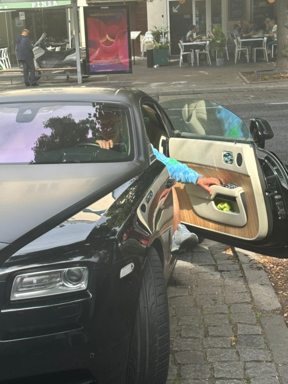 Tomasz Hajto w luksusowym Rolls-Royce